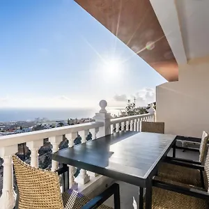 https://los-menores-sea-view.in-canary-islands.com