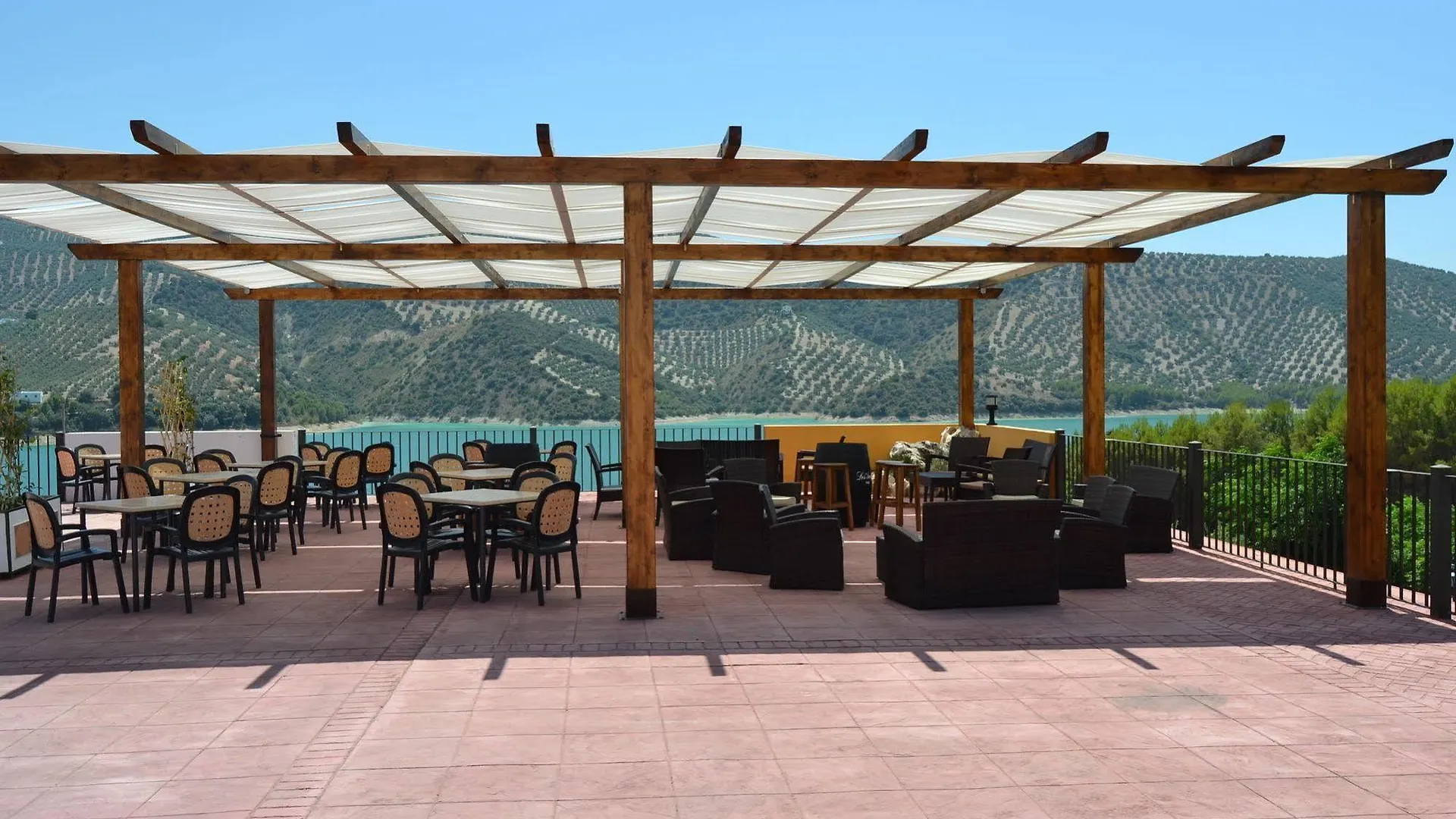 Hotel Caserio De Iznajar